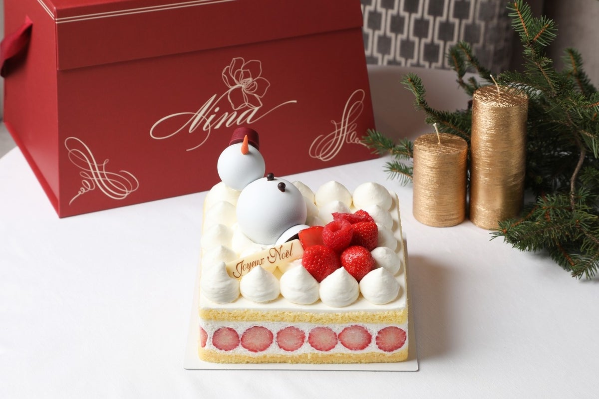 The Strawberry Shortcake, a signature hotel favorite loved for years, has been transformed into a special Christmas cake exclusive to Japan by designer Nina Metaie. Its modern square shape features light vanilla sponge, abundant strawberries, and rich yet smooth cream layered generously. The simple yet exquisite ingredients highlight the cake's superior quality and timeless deliciousness. Alcohol-free, it is a perfect treat to share across generations. Priced at ¥13,000 (tax included), it serves 6 to 8 people with dimensions approximately 16 cm by 16 cm by 6 cm.
