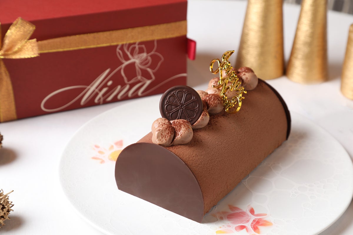Enjoy a luxurious Yule table sharing with loved ones for ¥38,000 (tax included). Savor exquisite seasonal pastries perfect for the season of celebration for ¥12,000 (tax included). Indulge in a jewel of a dish without using shellfish, suitable for all generations, for ¥13,000 (tax included). Experience a taste that transports you to a tropical resort with a whole cake for ¥8,500 (tax included). Delight in a supreme dish loved across generations, available as a whole cake for ¥9,000 (tax included). Relish a flavor that evokes a tropical resort during winter for ¥2,200 (tax included). Deepen your appreciation of profound charm for ¥2,200 (tax included). Enjoy seasonal pastries harmonizing perfectly for ¥2,500 (tax included). Celebrate the Christmas season with a luxurious treat for ¥2,500 (tax included). A dish with a delightful taste enjoyed by children and adults alike for ¥1,500 (tax included). Share a moment of happiness with loved ones in a blessed time for ¥7,000 (tax included). A sophisticated Galette des Rois with a refined personality for adults, priced at ¥7,500 (tax included).