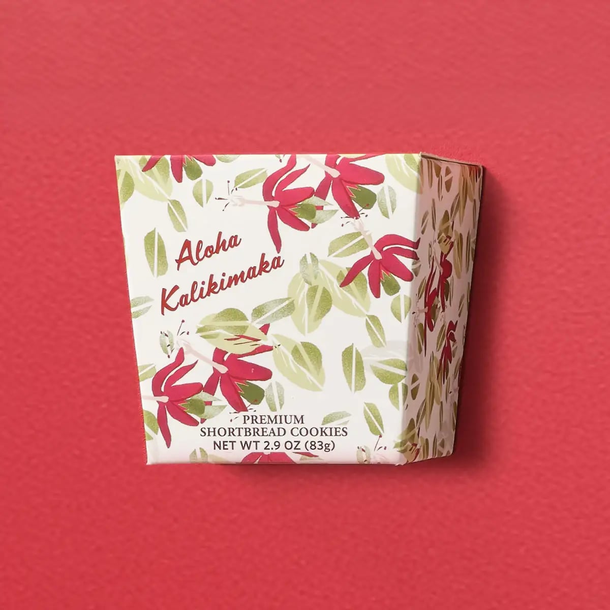 Mele Gift Box (S) with 5 varieties and 5 pieces — a small gift to deliver aloha to someone special. It features a selection of seasonal limited flavors and popular classics in a beautifully curated gift box. The vibrant design inspired by Hawaii by NOHO HOME creates a festive mood.