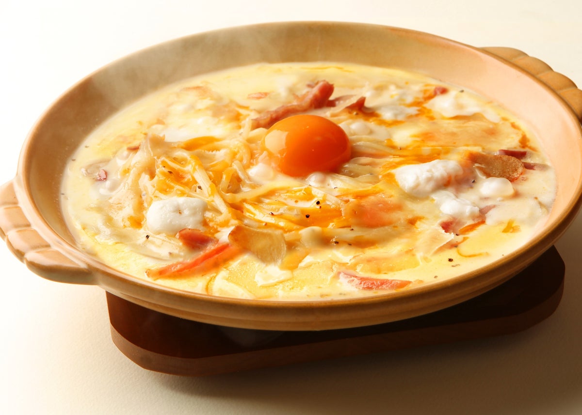 Melted Seven Cheese Carbonara — ¥1,188 (tax included)