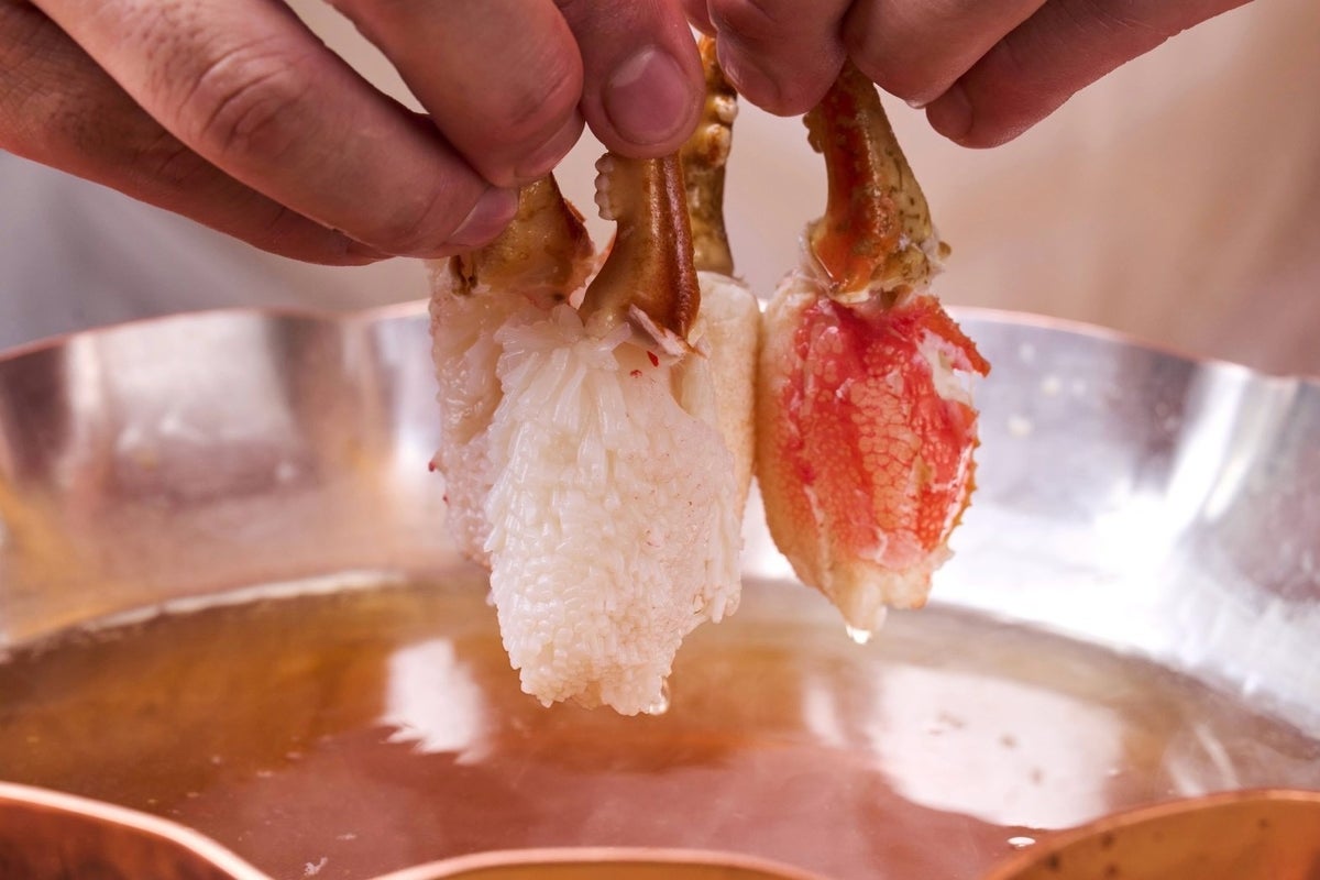 Snow crab claw shabu-shabu.