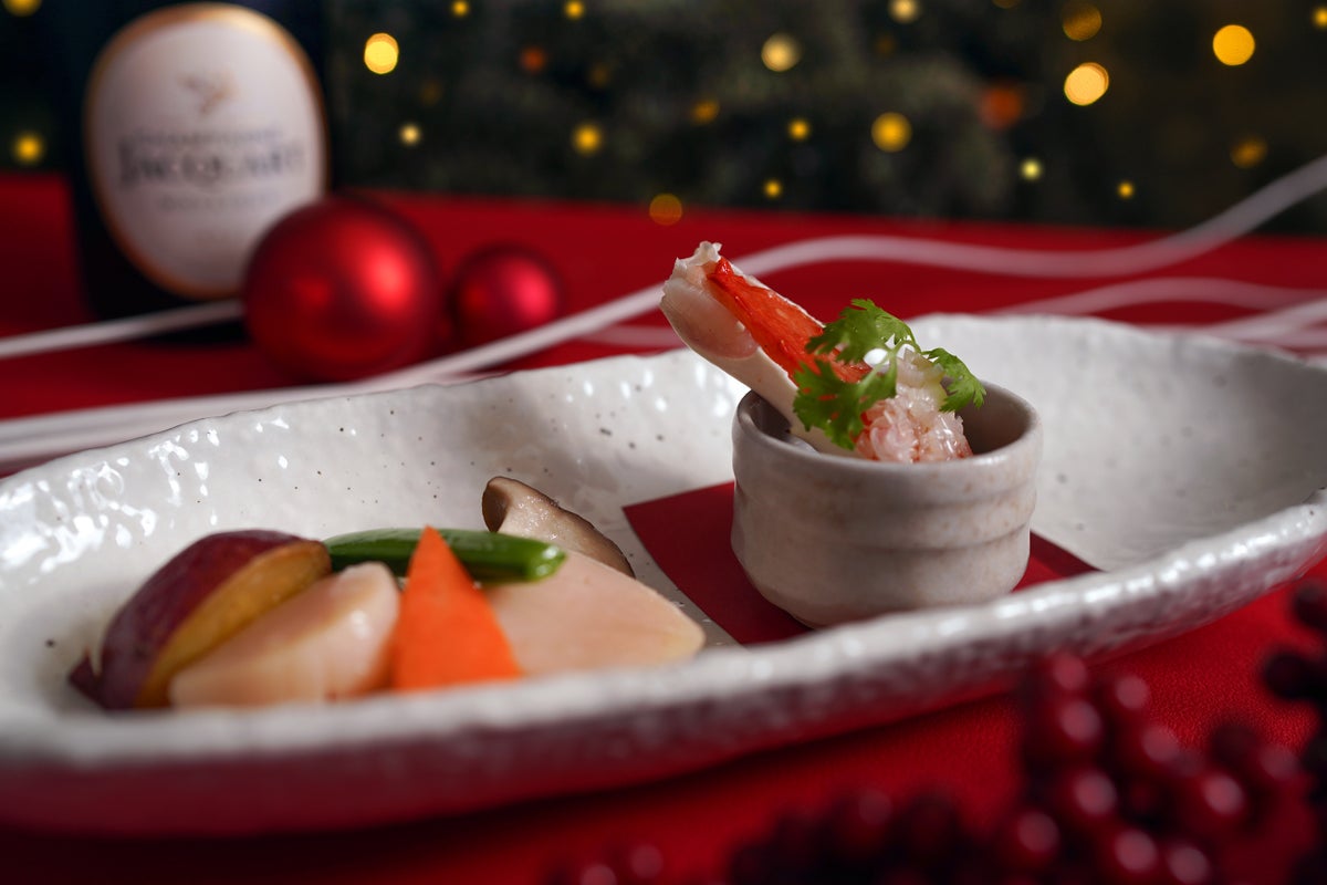 Chinese Cuisine Sanmiya / Christmas Dinner 2026 (Stir-fried scallops from Hokkaido and seasonal vegetables, steamed with crab seafood soy sauce)
