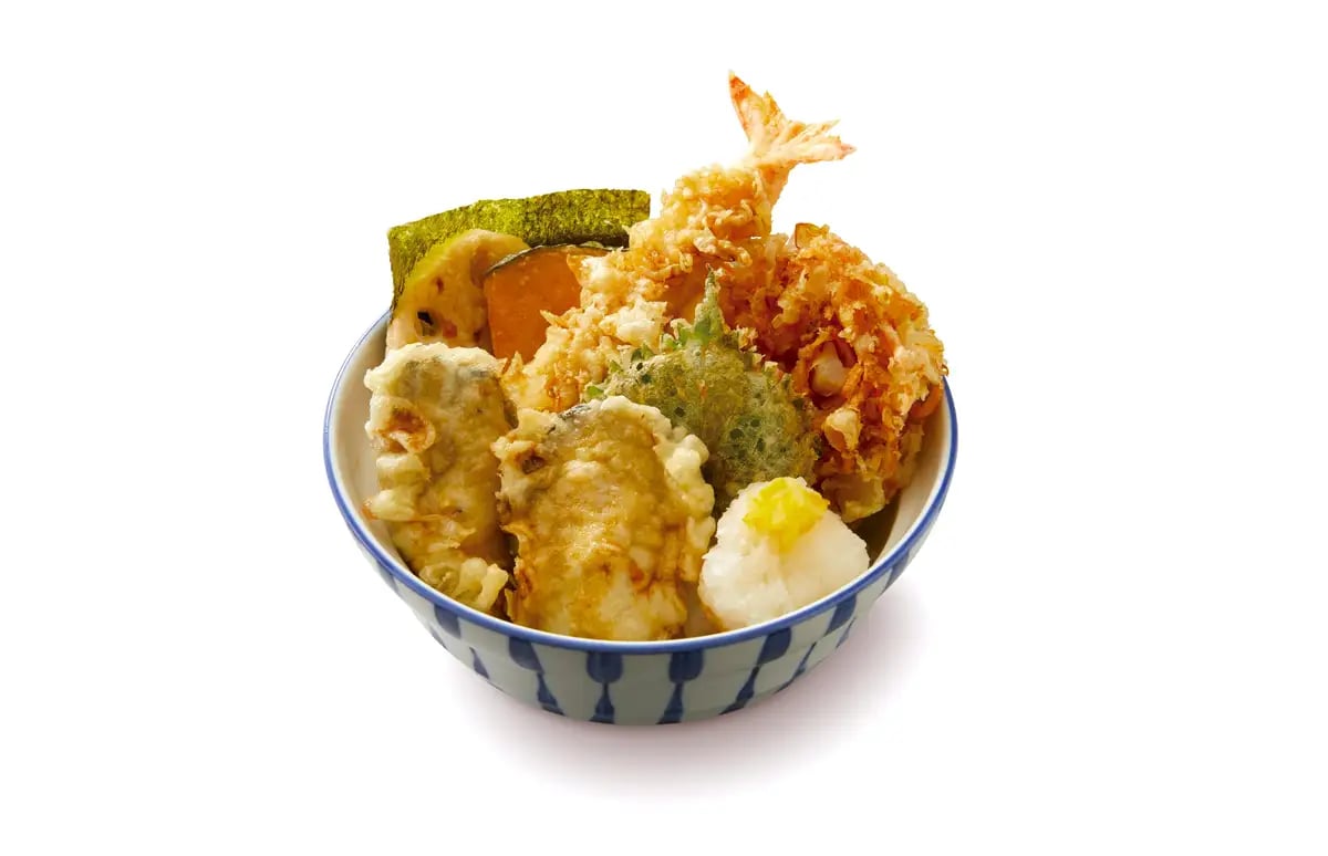 Enjoy the Large Shrimp and Oyster Yuzu Grated Tempura Donburi — ¥1,090 (tax included)