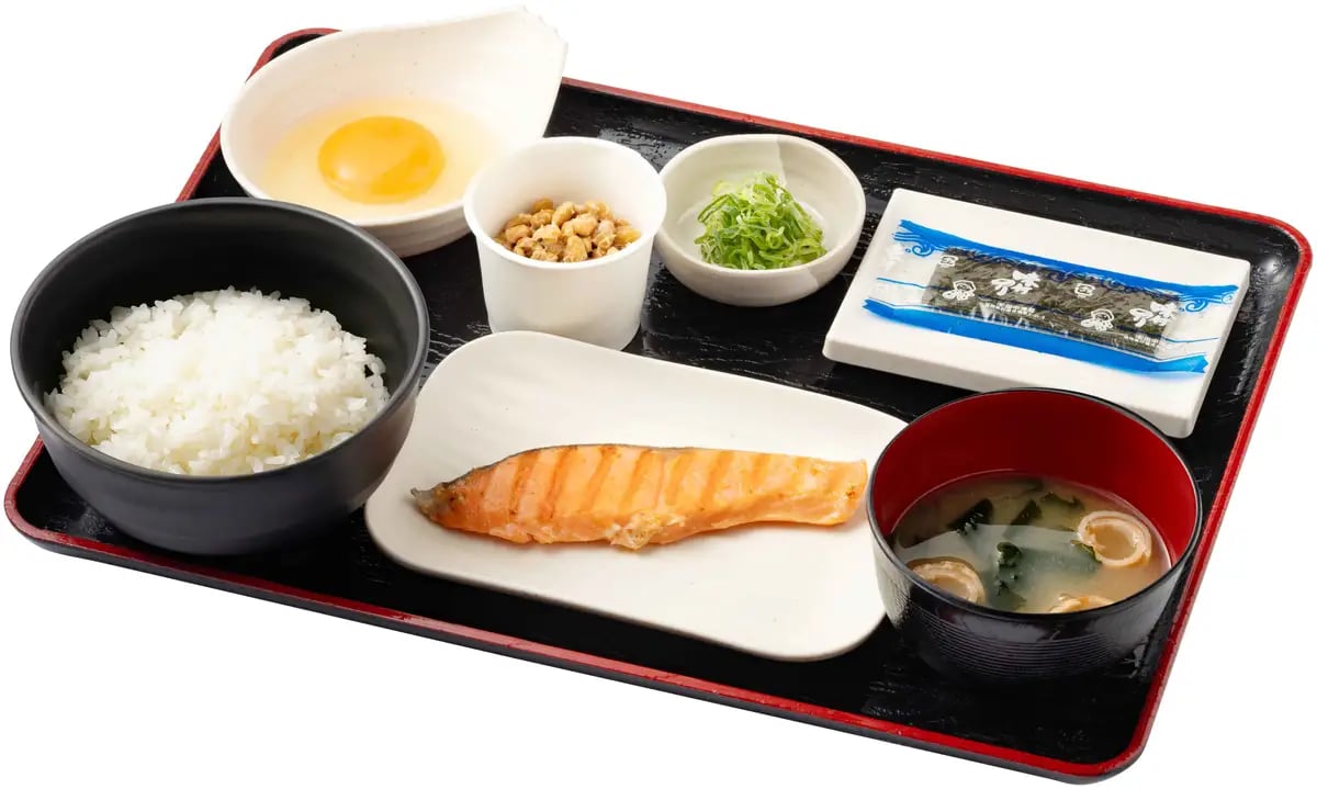 Grilled Salmon, Natto, Seasoned Nori, Raw Egg, Medium Rice, Miso Soup ¥714 (tax included)