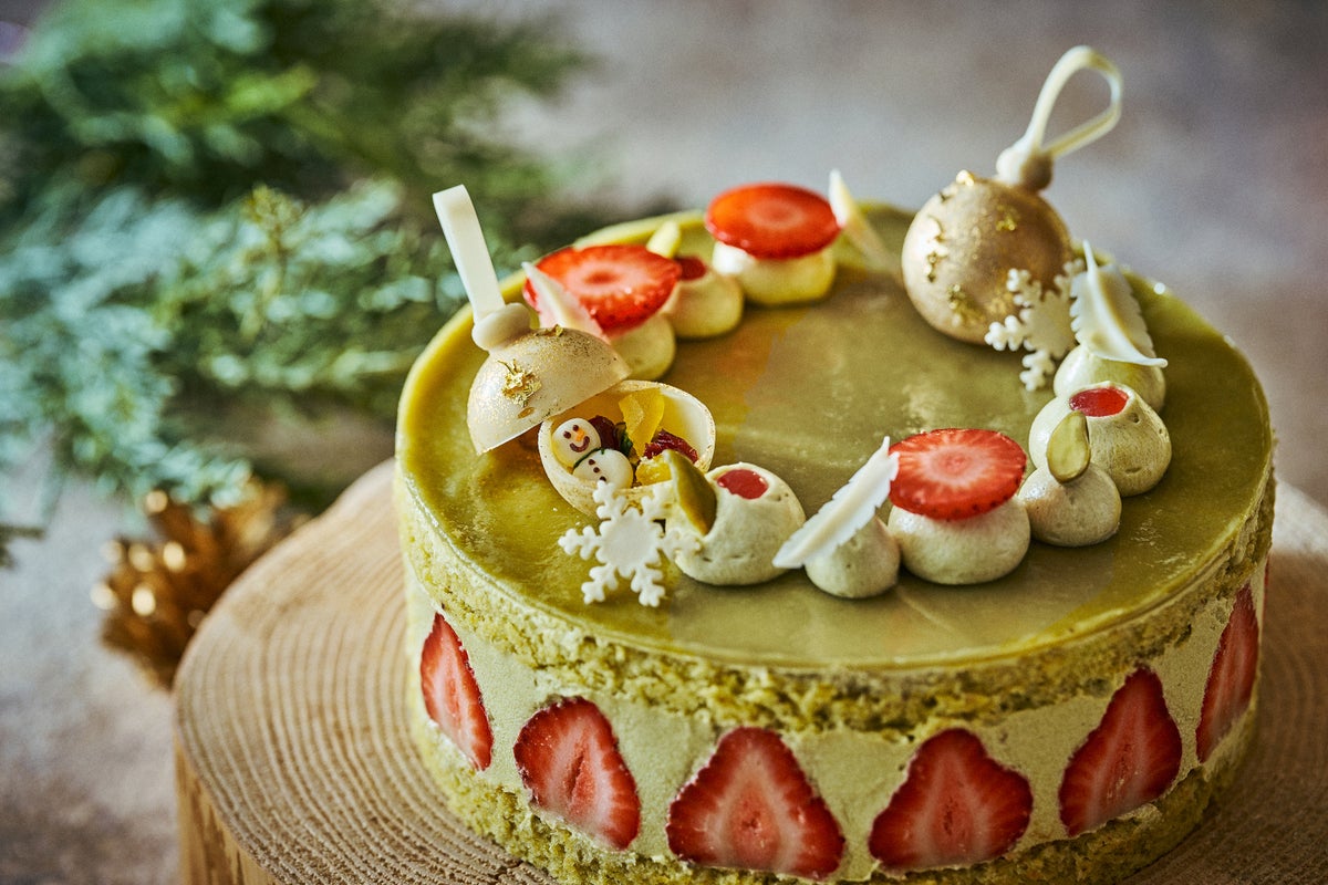 Christmas Pistachio Vegan Cake Image — ¥15,000 (tax included)