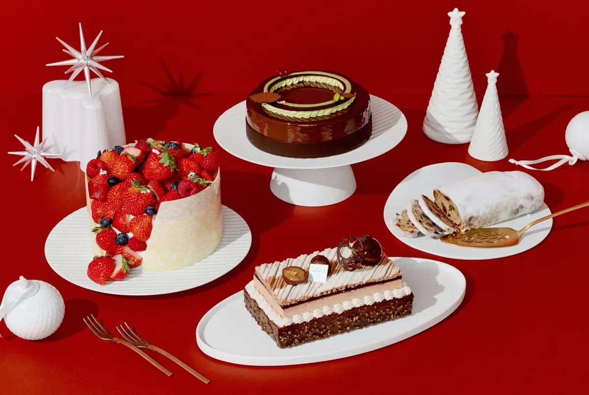 (Left) Bijou Fraise -Bijou Fureizu- (Center Top) Noël Chocolat Pistache -Noeru Shokora Pisutsha- (Center Bottom) Tarte aux Marrons -Maron Taruto- (Right) Stollen