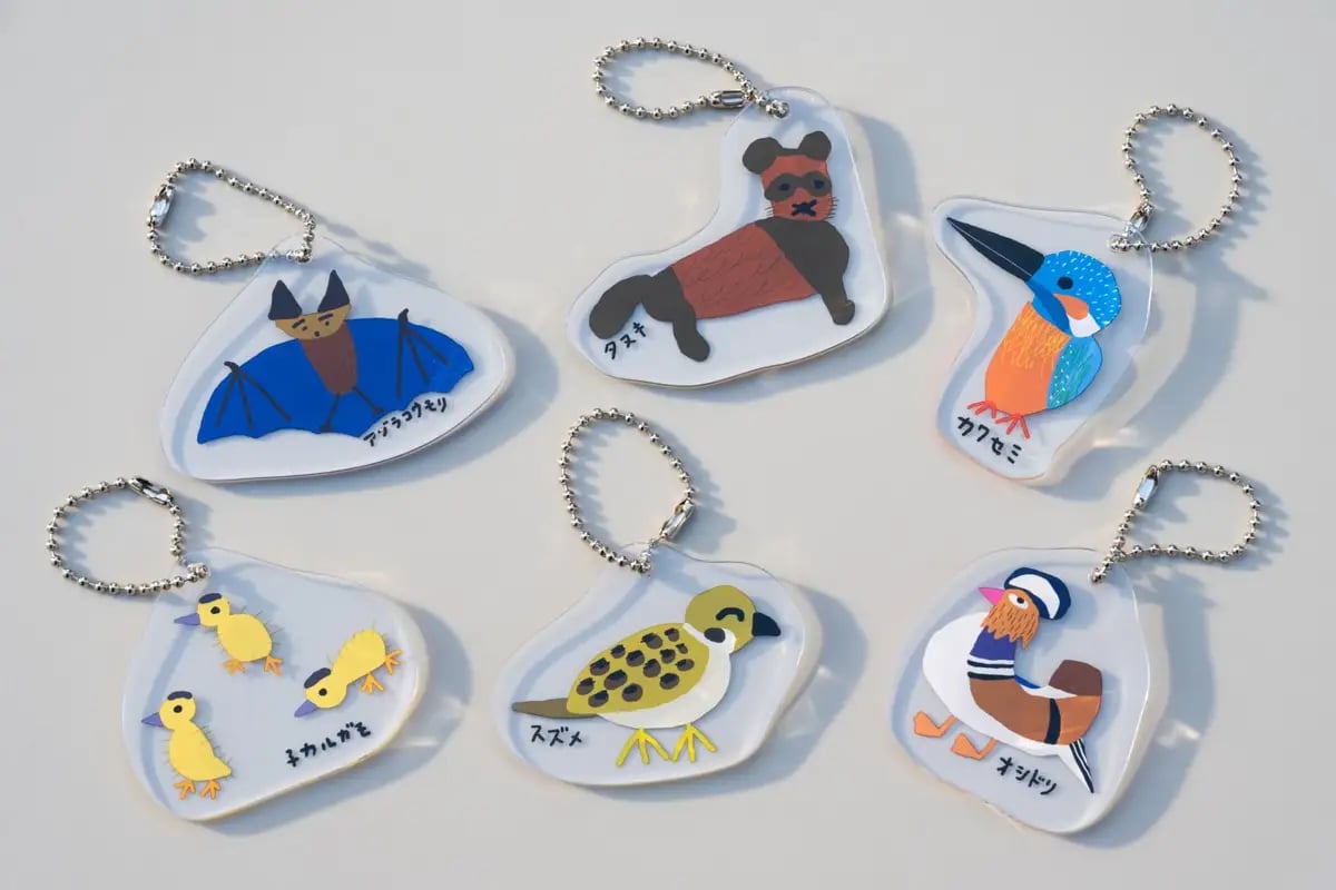 Event title: 'Create a Living Creature Keychain with an Artist in Shibuya!' Dates: 3, 7, and 8 November 2026, 13:00–16:00 (final entry 15:45). Participation fee: ¥100 (tax included) — the fee will be donated to nature-conservation activities via the artist. How to participate: Sign up on-site; no advance reservation required. Notes: Light rain will proceed; heavy rain will cancel.