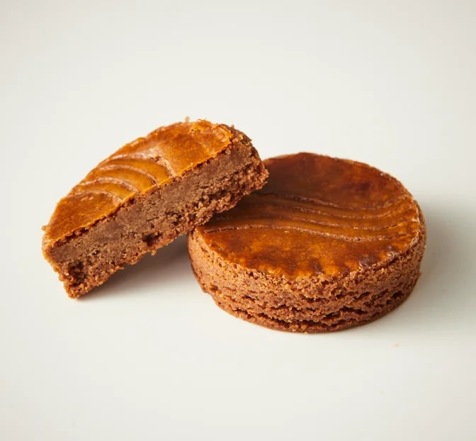 Chocolate (single) ¥270 (tax included)