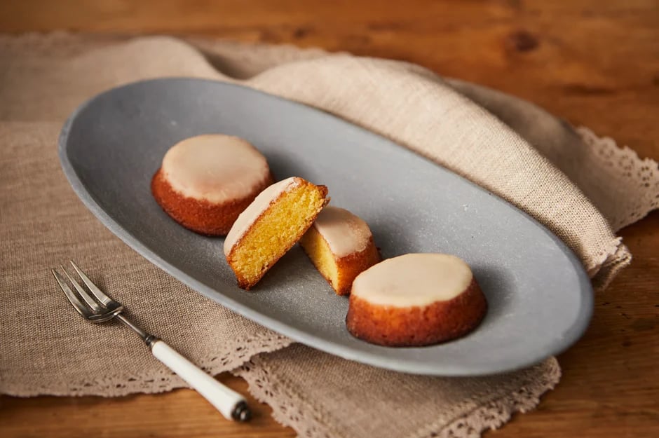 Gâteau Nante, a traditional sweet from Nantes in western France. Made with rich almond flour and butter, with a subtle rum flavor, featuring a moist texture and a crunchy sugar coating on top.
