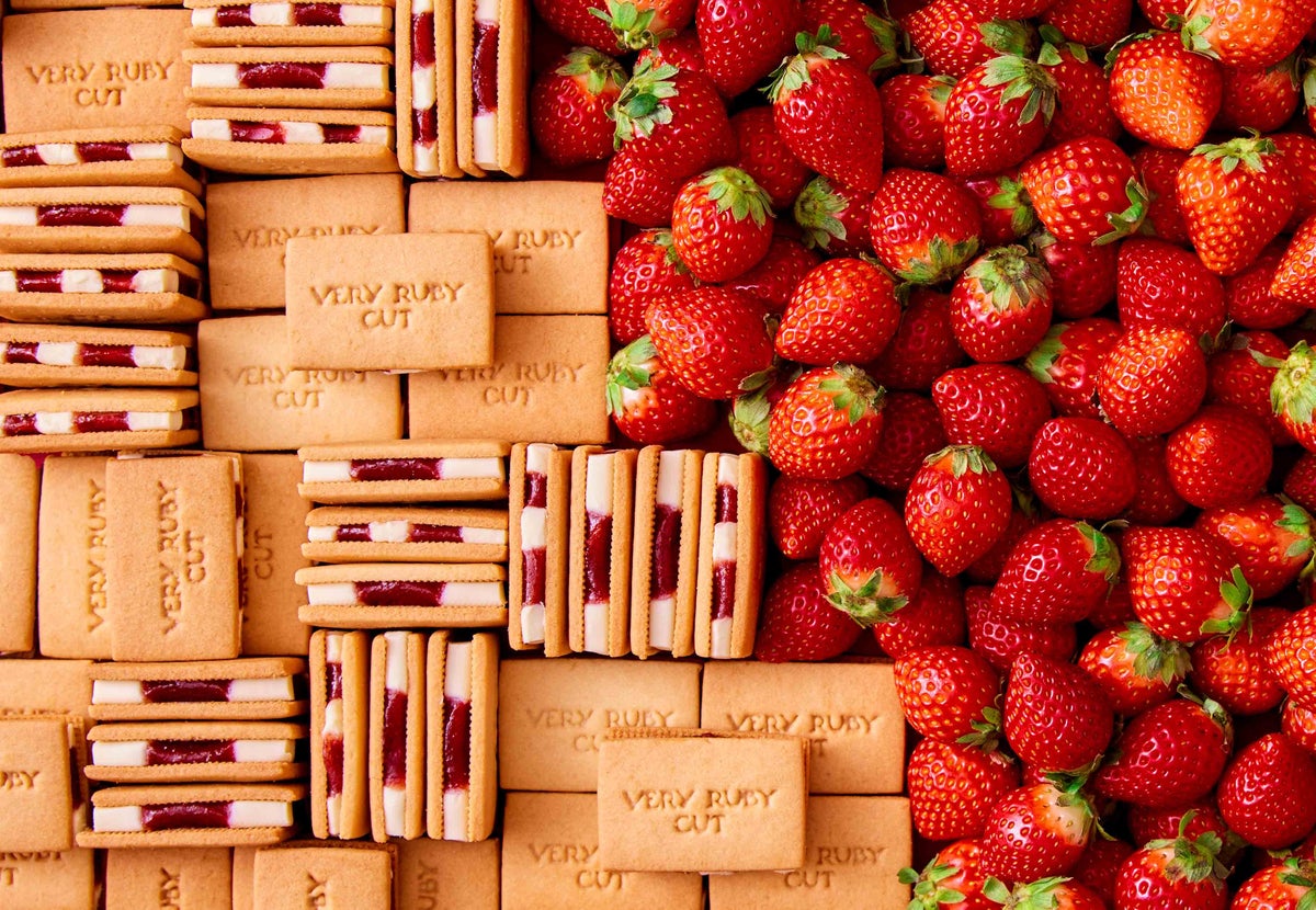 Limited Quantities: VERY RUBY CUT Strawberry Milk Sandwich at Haneda From Oct 8