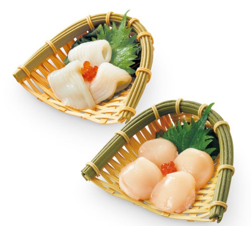 Squid sashimi on top; scallop sashimi below.