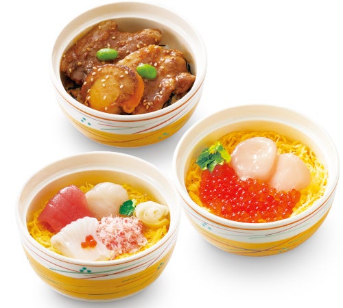Mini scallop pork bowl on the right; mini scallop salmon roe bowl below; mini Hokkaido seafood chirashi on the bottom.