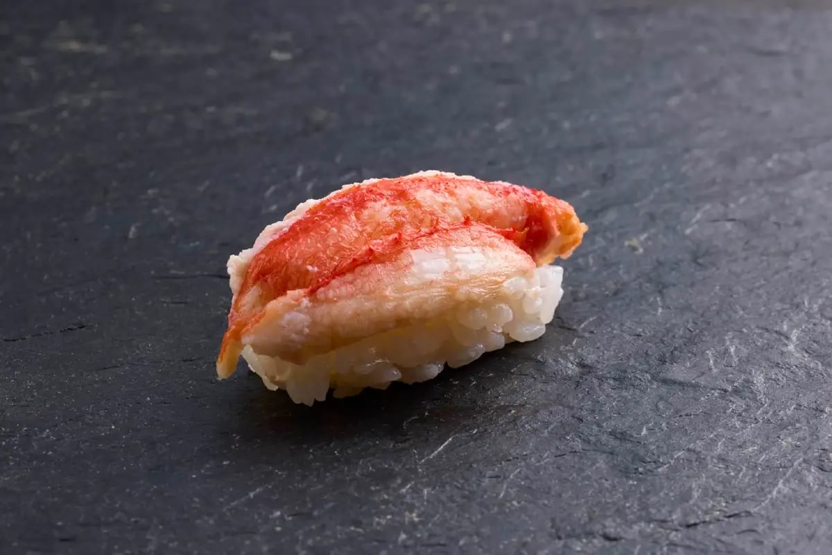 Limited edition 'Honzuwai Crab Nigiri' — ¥290 (tax included)